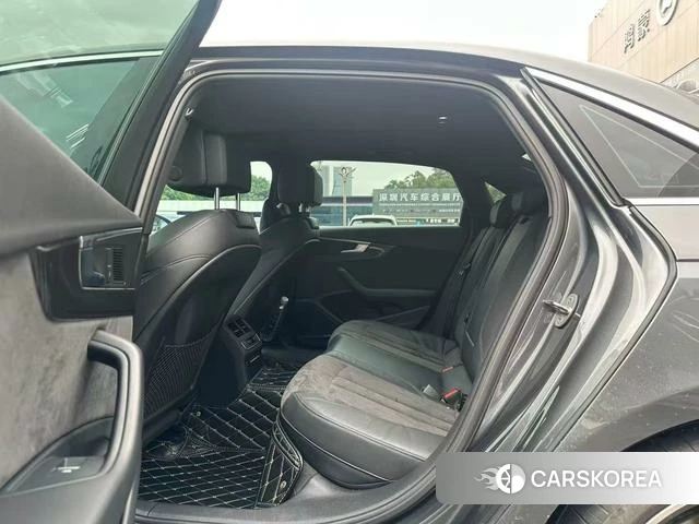 Audi A4L 2022 Темно-серый из Китая, фото 2