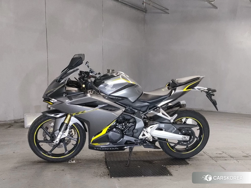 Проданный Honda CBR250RR 2017 из Японии, фото 2