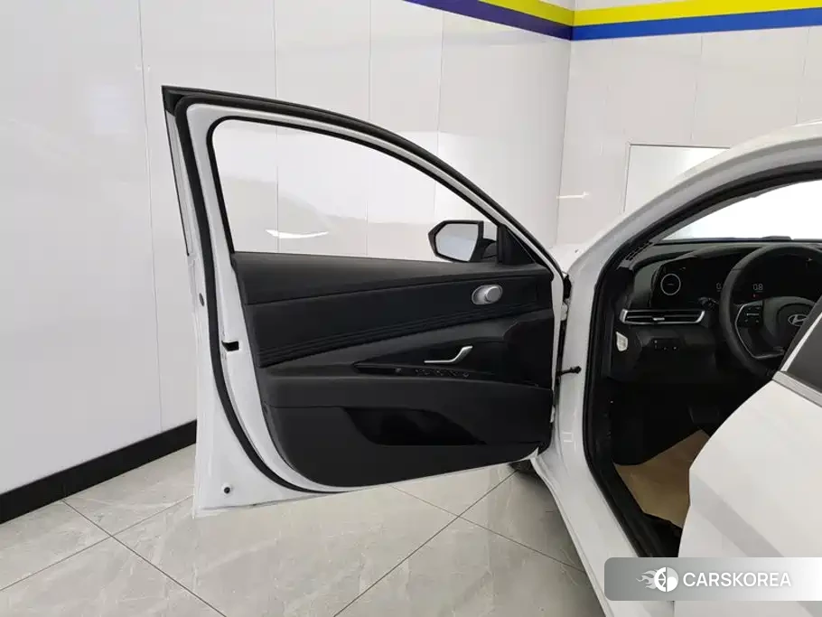 Hyundai Elantra id 4576406 из Китая 8