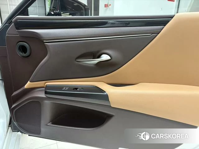 Lexus ES id 4276674 из Китая 12