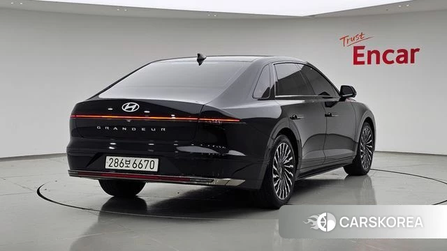 Hyundai Grandeur (GN7) id 3953517 из Кореи 12