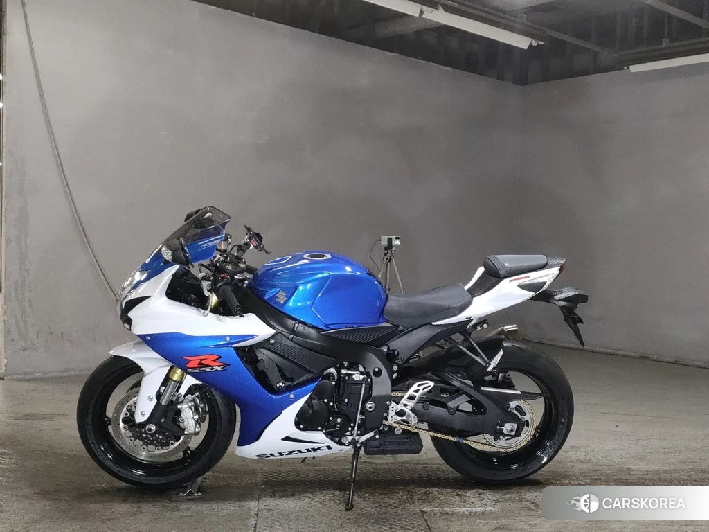 Проданный Suzuki GSX-R750 2014 из Японии, фото 2