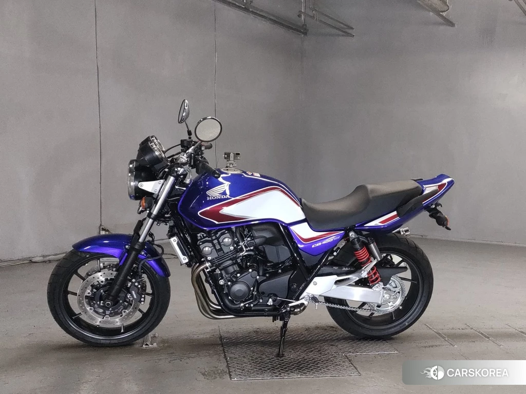 Проданный Honda CB400SF 2022 из Японии, фото 2