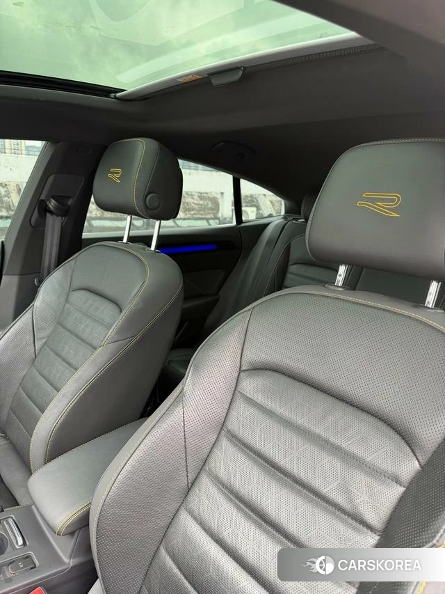 Volkswagen CC 2024 Темно-серый из Китая, фото 2
