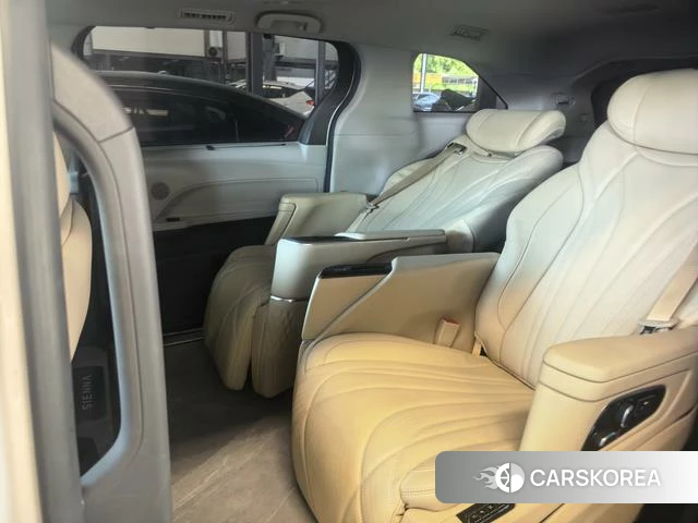 Toyota Saina 2022 Белый из Китая, фото 4
