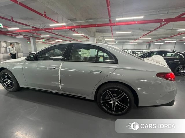 Mercedes-Benz E-Class W214 2026 Серебристо-серый из Кореи, фото 2