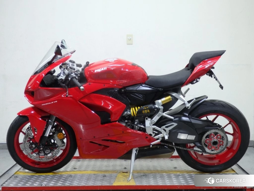 Проданный Ducati PANIGALE V2 2020 из Японии, фото 2