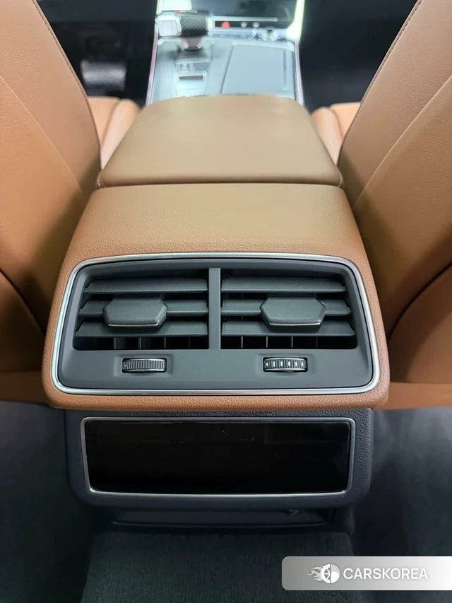 Audi A7L id 4300881 из Китая 12
