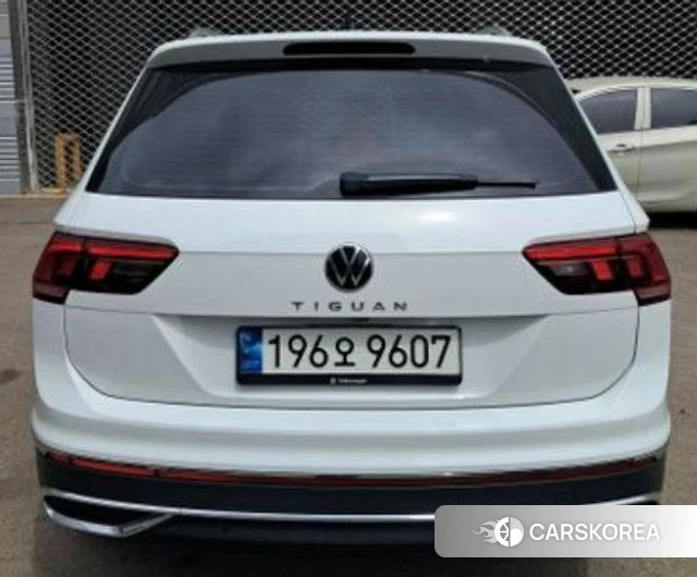 Volkswagen Tiguan second Generation 2022 Белый из Кореи, фото 2