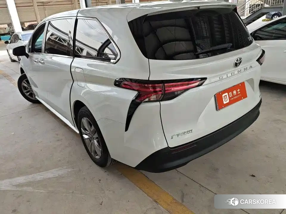 Toyota Sienna 2024 Белый из Китая, фото 2