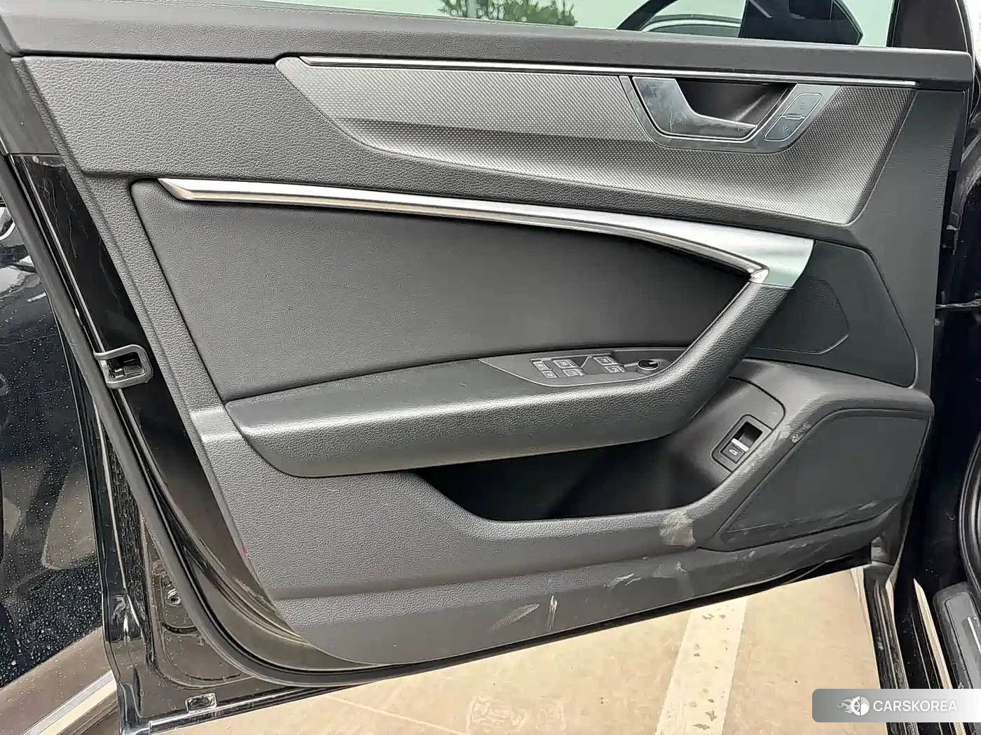 Audi A6L id 4553788 из Китая 10