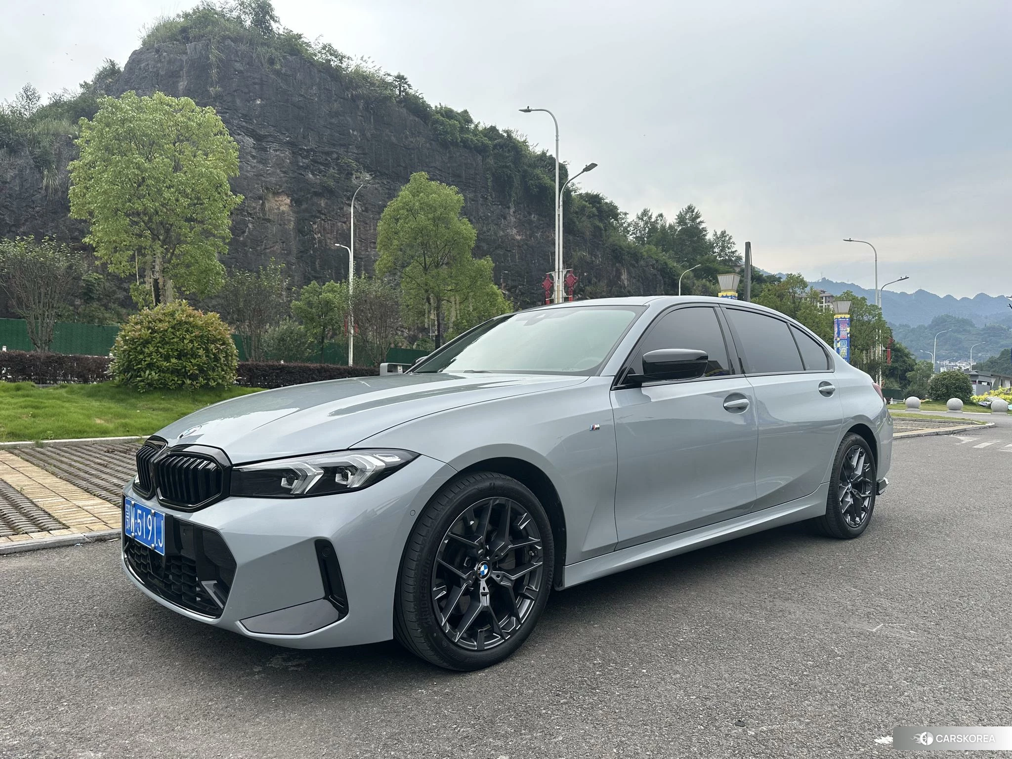 BMW 3 series 2024 Серебристо-серый из Китая, фото 2