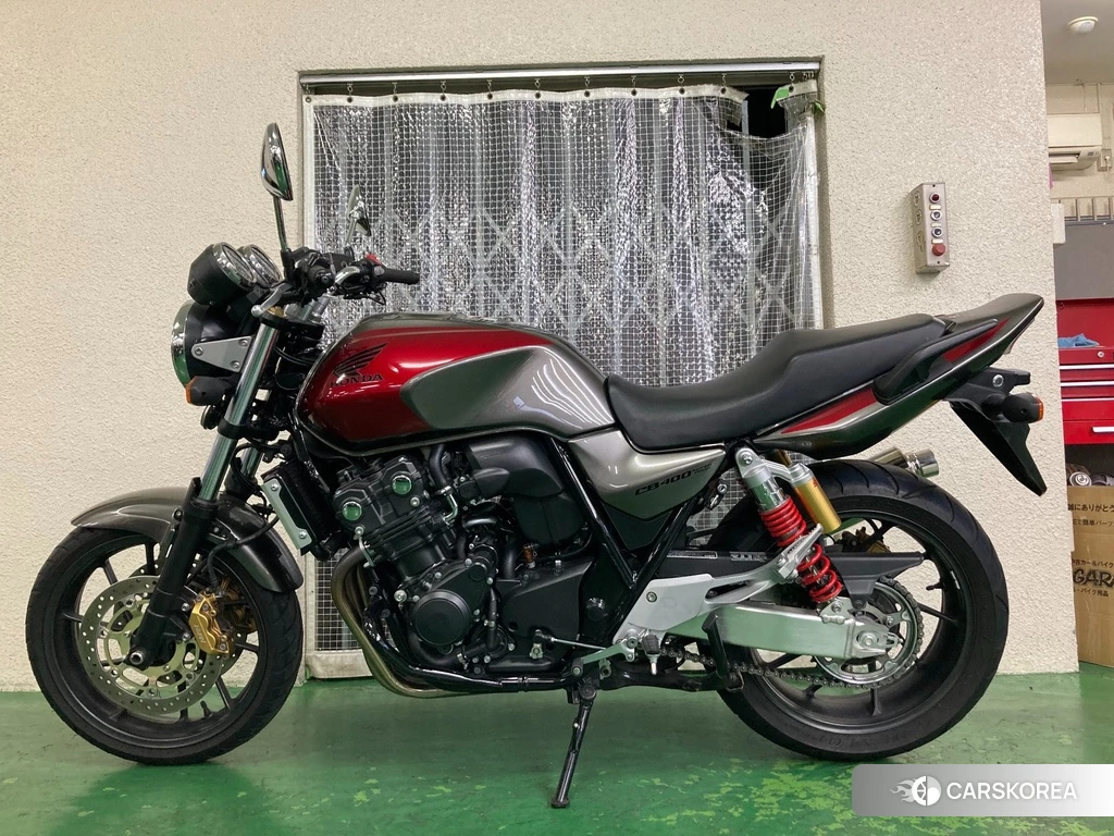 Проданный Honda CB400SF ABS 2016 из Японии, фото 2