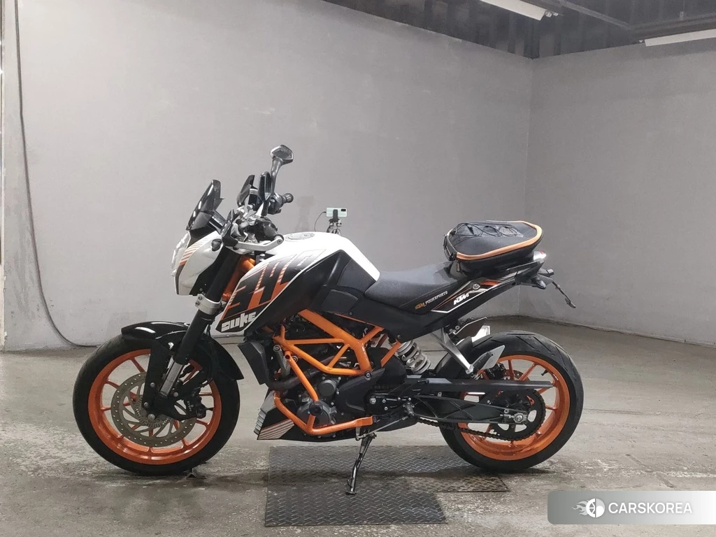 Проданный KTM 390 DUKE 2016 из Японии, фото 2
