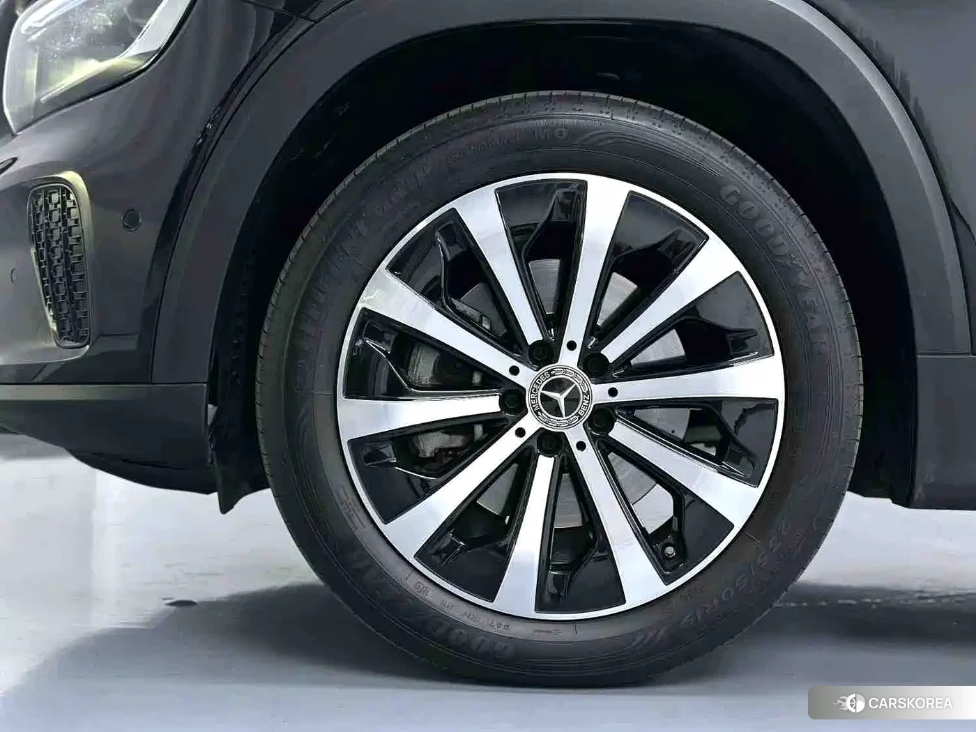 Mercedes-Benz GLB 2024 Черный из Китая, фото 4