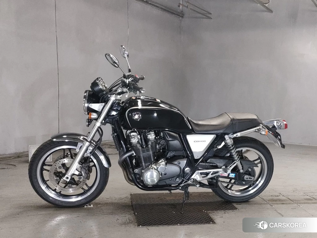 Проданный Honda CB1100 2011 из Японии, фото 2
