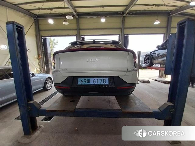 Kia EV6 2023 Белый из Кореи, фото 2