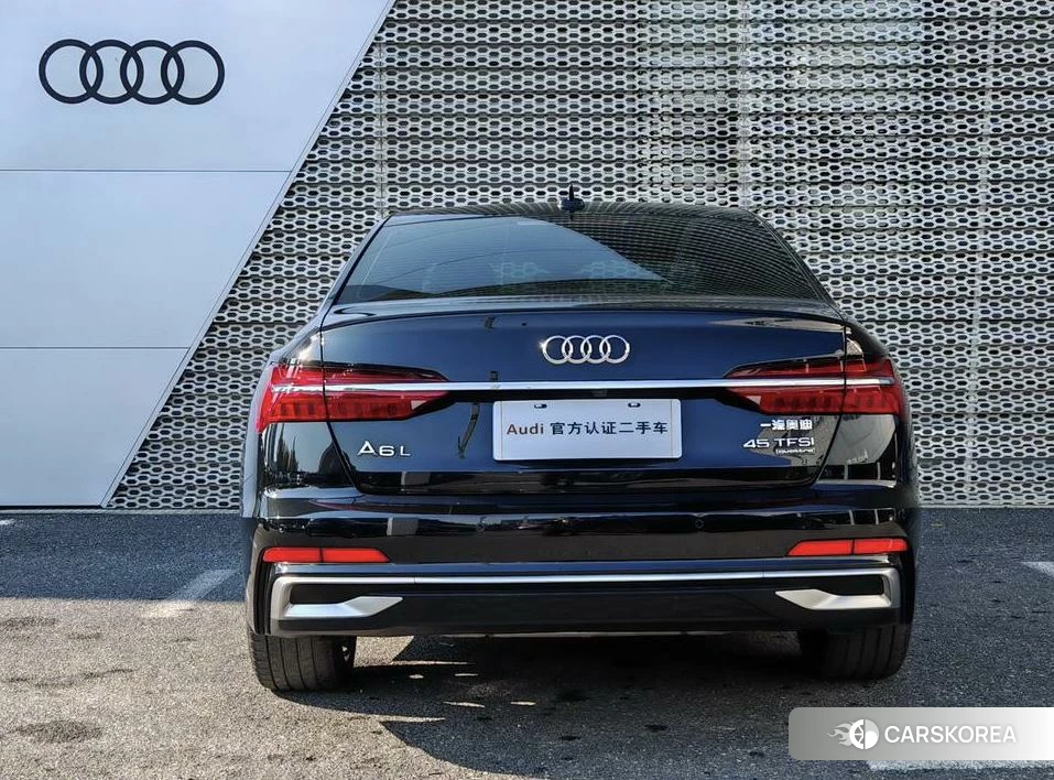 Audi A6L id 4467878 из Китая 7