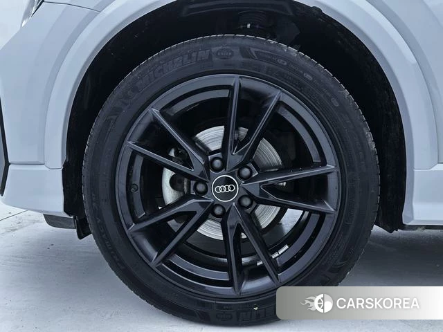 Audi Q2L id 4276473 из Китая 12