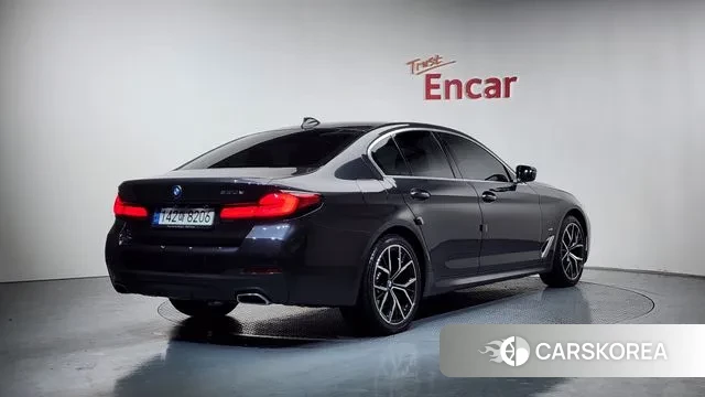 BMW 5 Series (G30) id 3566962 из Кореи 12