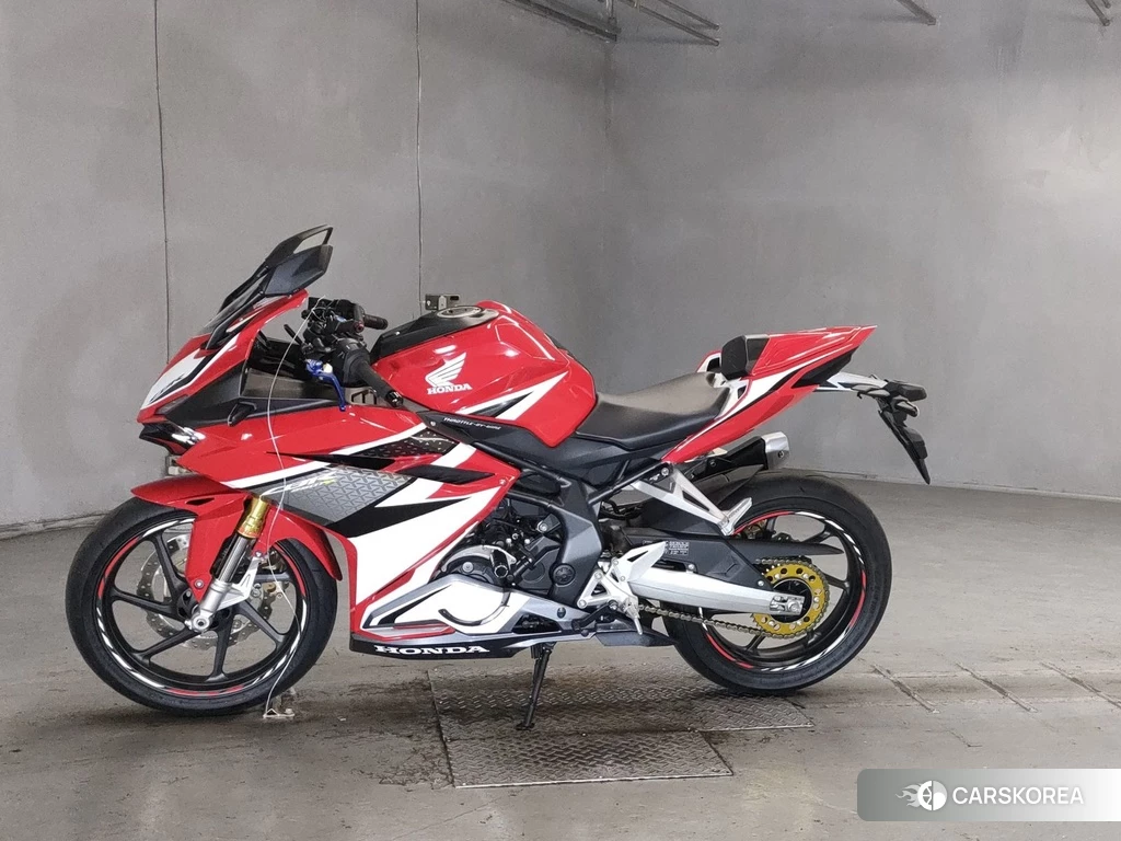 Проданный Honda CBR250RR 2017 из Японии