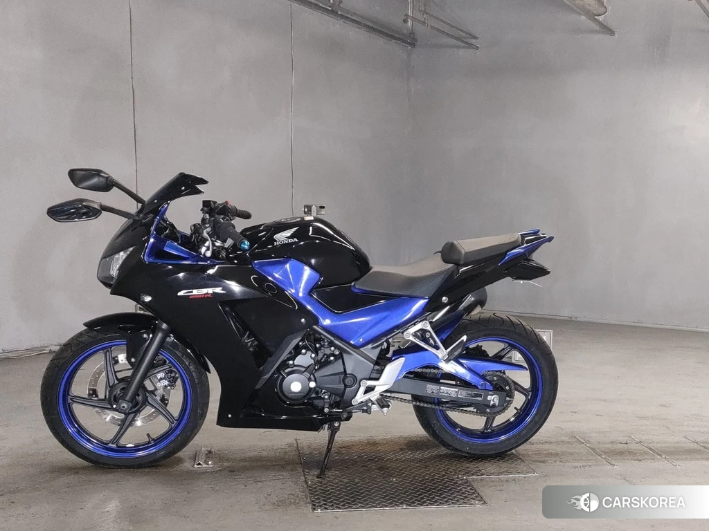 Проданный Honda CBR250R 2016 из Японии