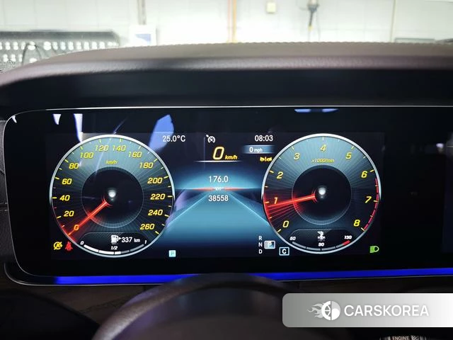 Mercedes-Benz E-class 2023 Черный из Китая, фото 2