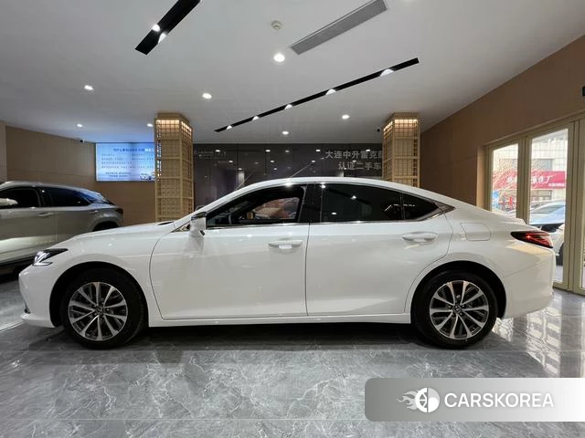 Lexus ES id 3939457 из Китая 12