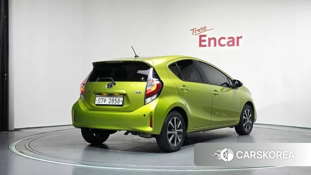 Toyota Prius C id 4760323 из Кореи 12