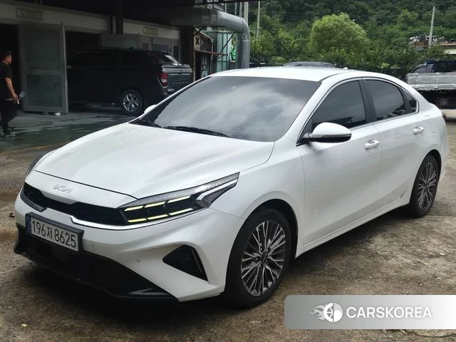 Kia The New K3 2nd generation 2022 Белый из Кореи, фото 4
