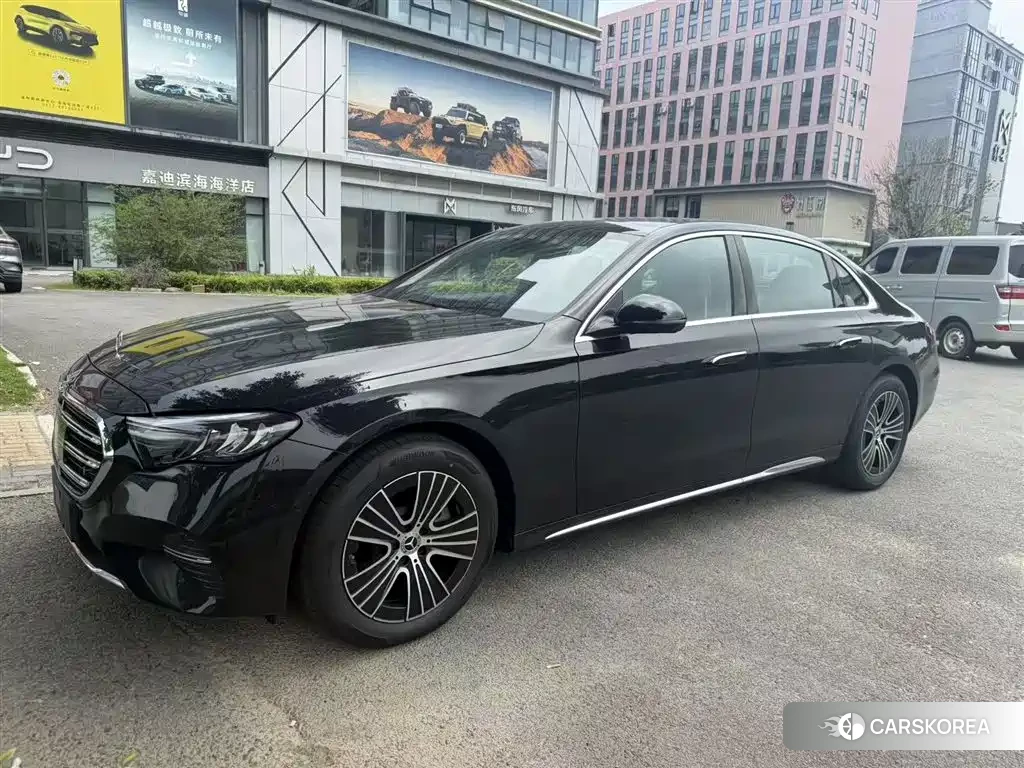 Mercedes-Benz E-Class 2026 Черный из Китая, фото 2