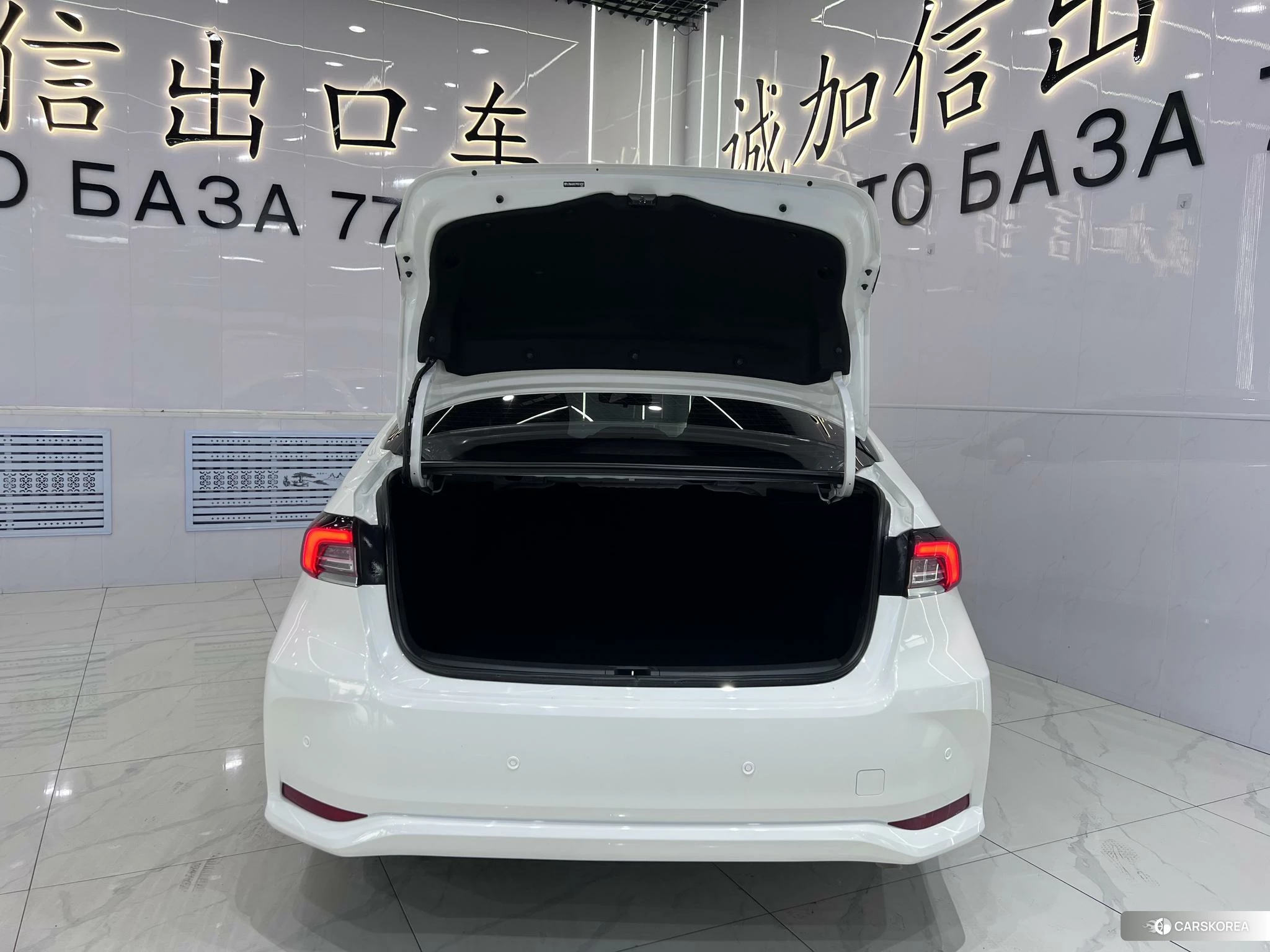 Toyota Corolla id 4514929 из Китая 12