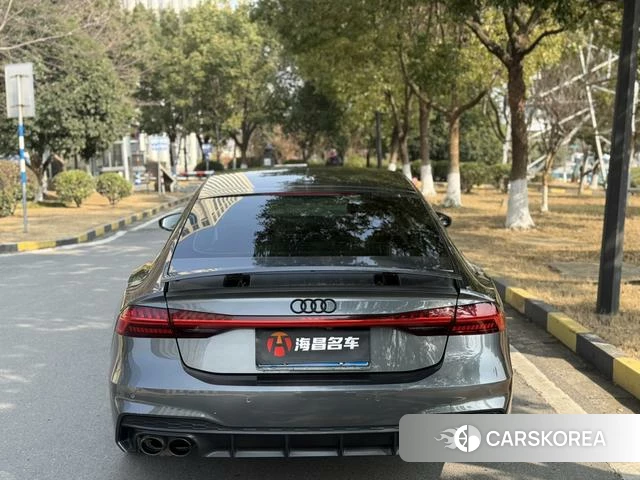 Audi A7 2022 Темно-серый из Китая, фото 2
