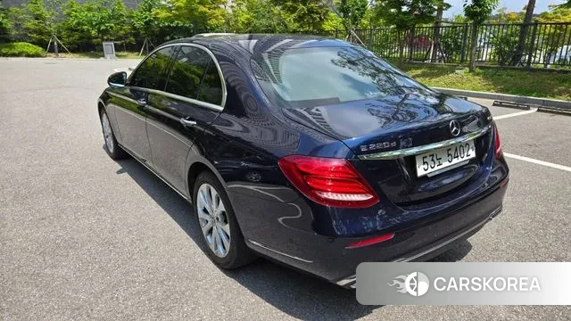 Mercedes-Benz E-Class W213 2018 Синий из Кореи, фото 6