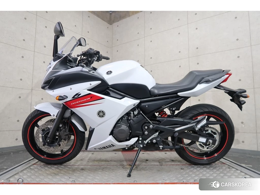 Проданный Yamaha XJ6 DIVERSION 2012 из Японии, фото 2