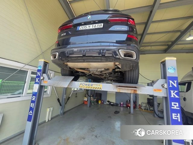 BMW X5 (G05) 2023 Черный из Кореи, фото 2
