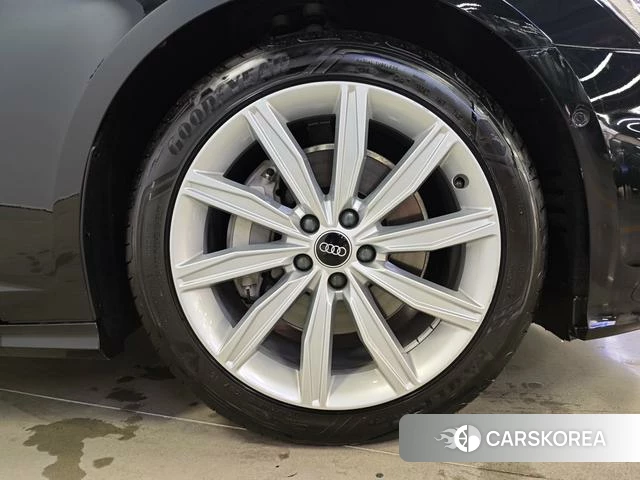 Audi A6L id 4298371 из Китая 7