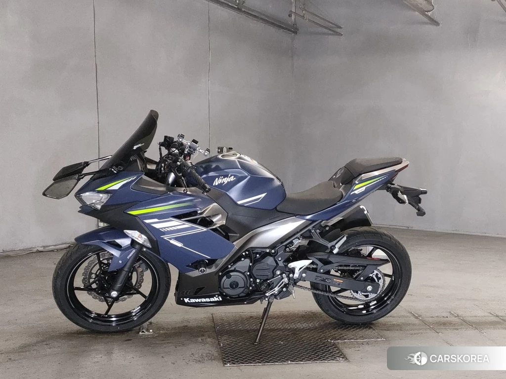 Проданный Kawasaki NINJA 400 2022 из Японии