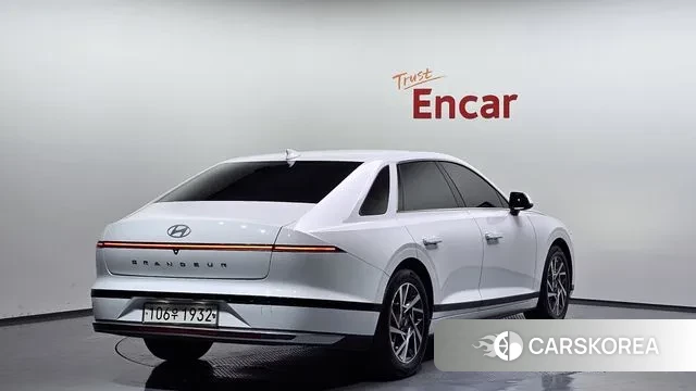 Hyundai Grandeur (GN7) id 3011344 из Кореи 12