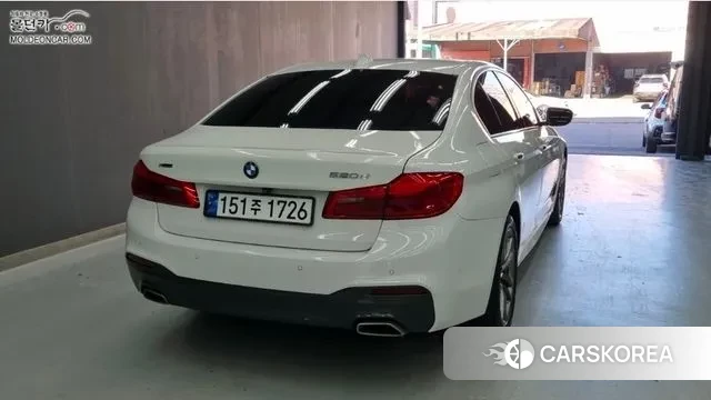 BMW 5 Series (G30) id 3494833 из Кореи 10