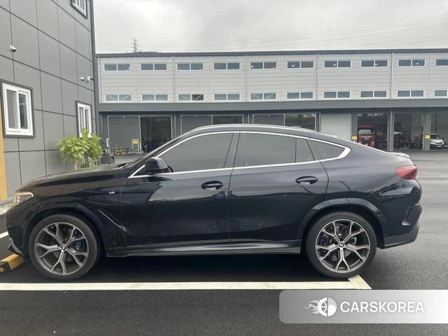BMW X6 (G06) 2021 Черный из Кореи, фото 2