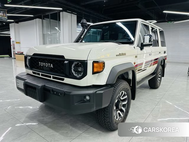 Toyota Land Cruiser 70 Series 2025 Белый из Китая, фото 2