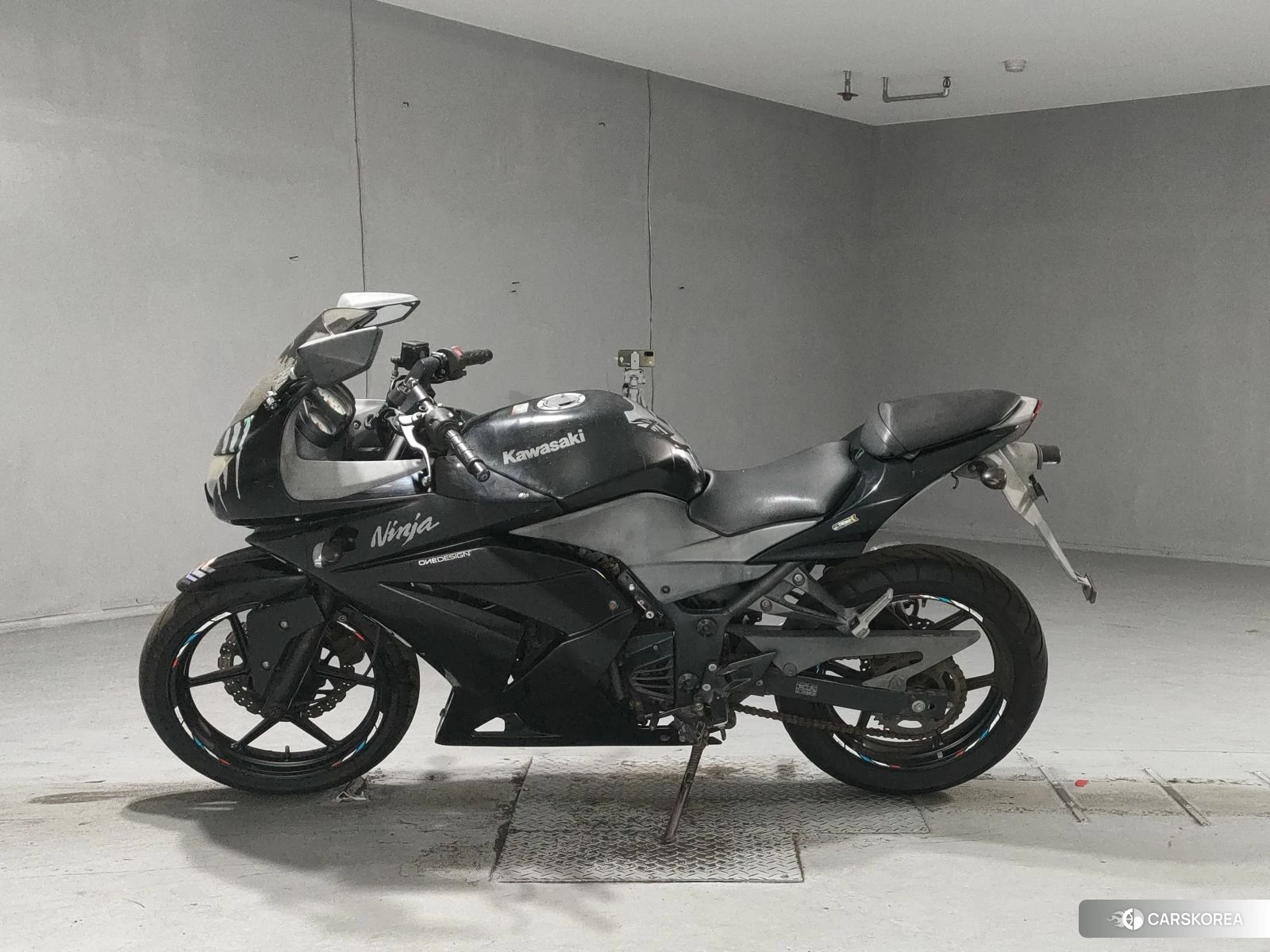 Kawasaki NINJA 250R 2011 из Японии, фото 2