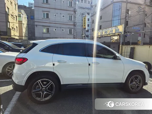 Mercedes-Benz GLA - Class H247 2024 Белый из Кореи, фото 2