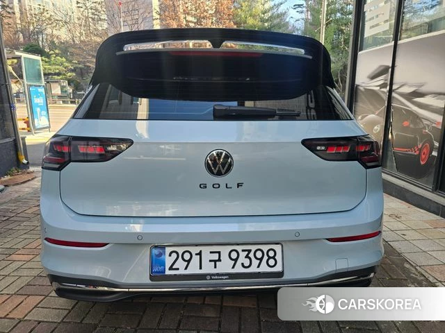 Volkswagen Golf 8th Generation 2025 Светло-серебряный цвет из Кореи, фото 2