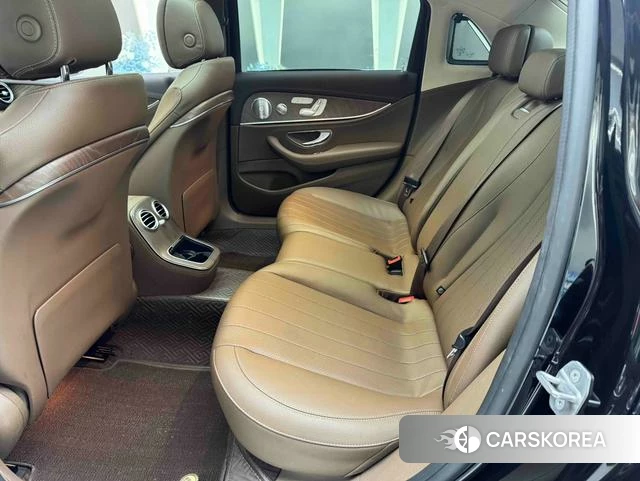Mercedes-Benz E-class id 4209602 из Китая 10