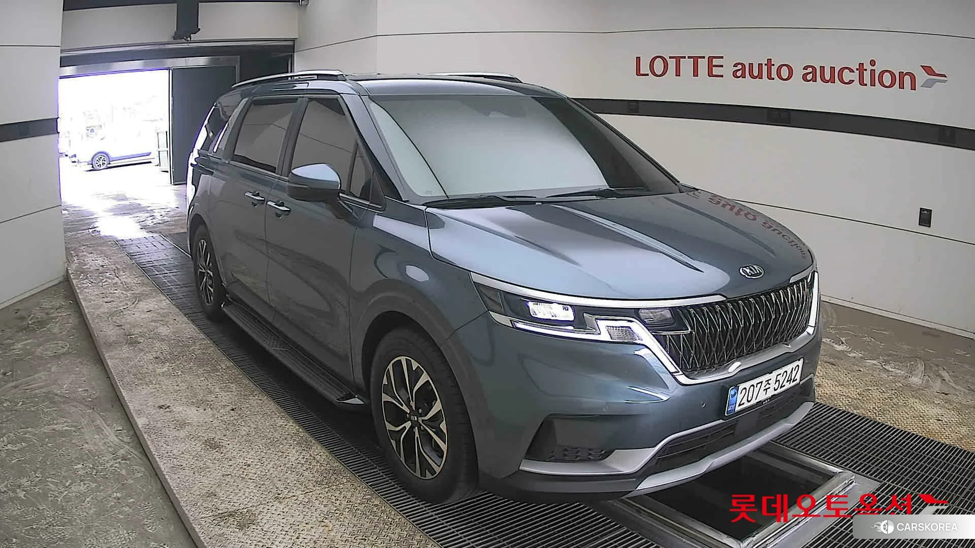 Kia Carnival id 3875723 из Кореи 12