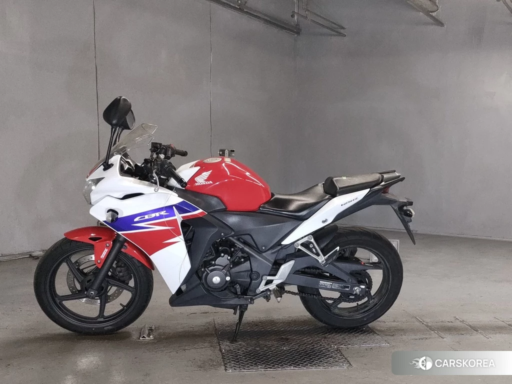 Проданный Honda CBR250R 2013 из Японии