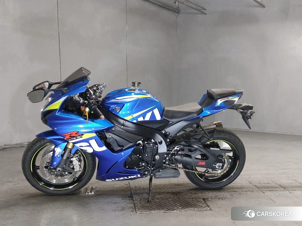Проданный Suzuki GSX-R750 2015 из Японии