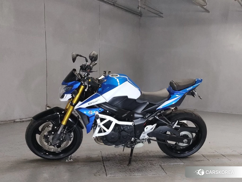 Проданный Suzuki GSR750 2016 из Японии
